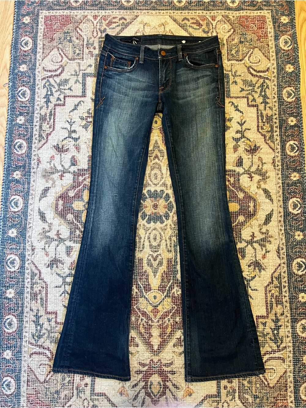 Mid-Rise Flared Jeans in Dark Blue Wash Sensual Sapphire 25